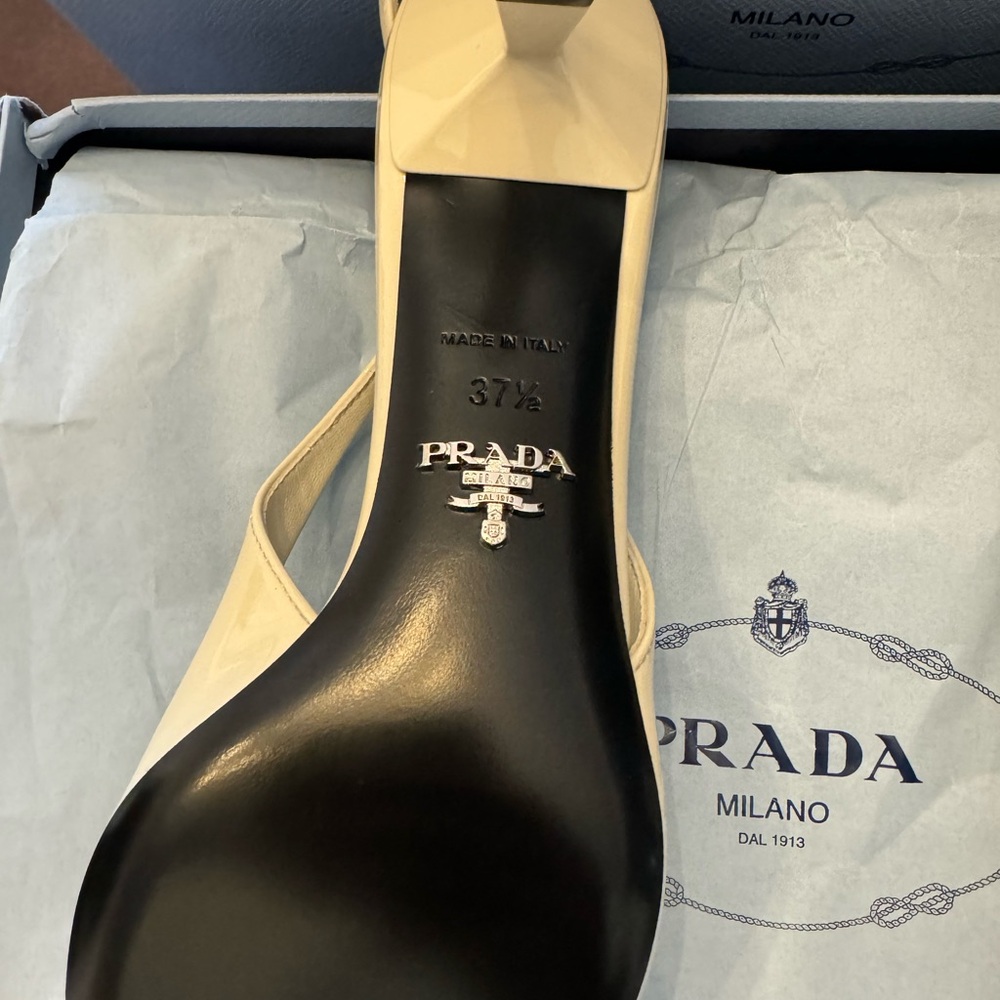PRADA! Nude Patent leather slingback pumps - Picture 5 of 11